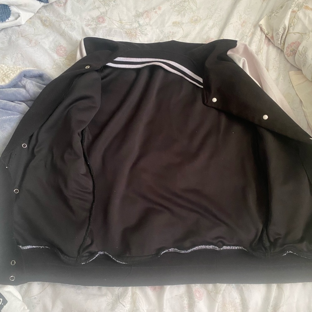 Female plain jackets - Picture 3 of 4